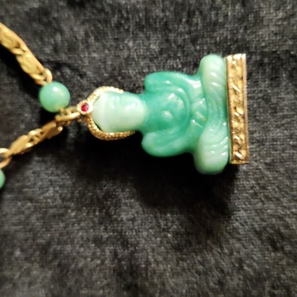 VINTAGE BUDDAH CHARM BRACELET, with extra charm for pendant. Green Peking Glass - Picture 2 of 3
